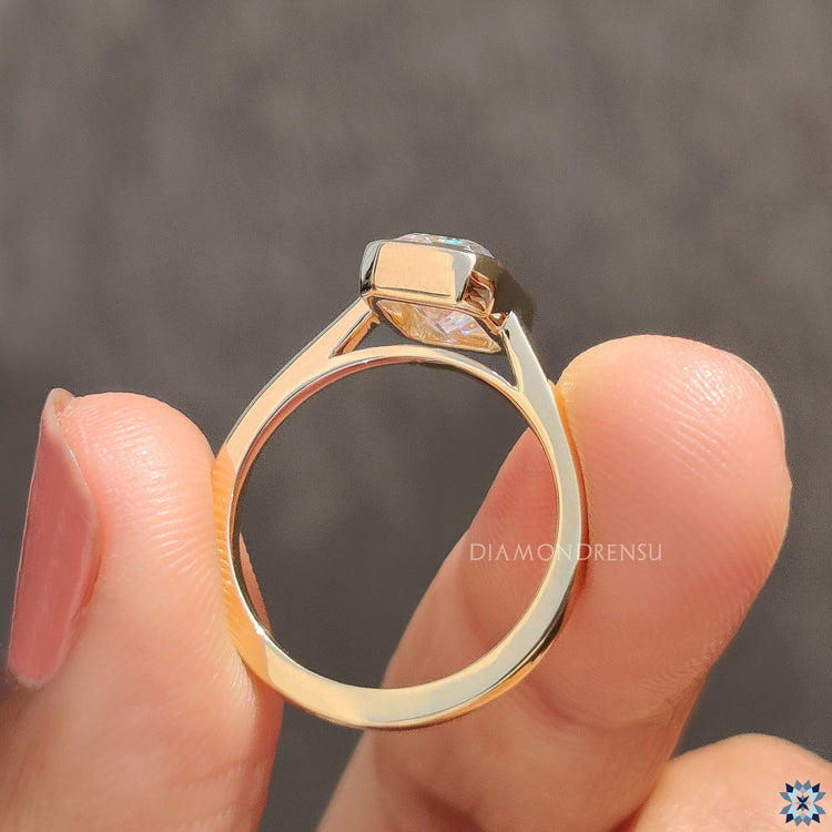 Buy moissanite ring for a stunning and ethical choice.
