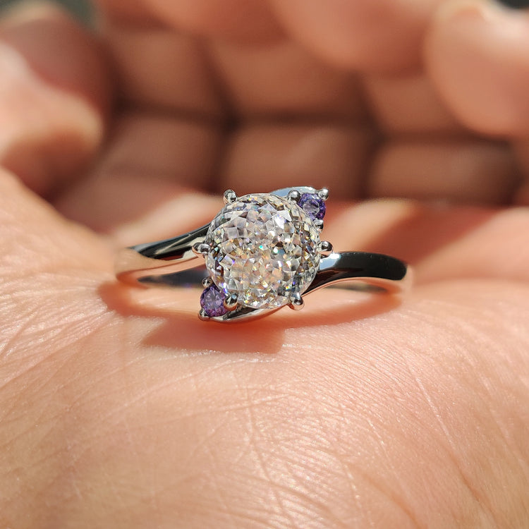 Portuguese cut ring with a classic design.
