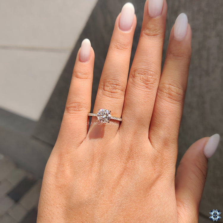 Diamondrensu engagement ring featuring exceptional craftsmanship.
