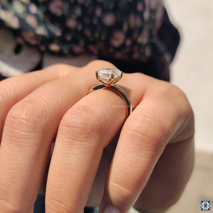 Buy engagement ring with a stunning moissanite centerpiece.
