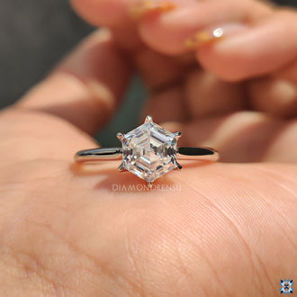 Tulip setting engagement ring in white gold
