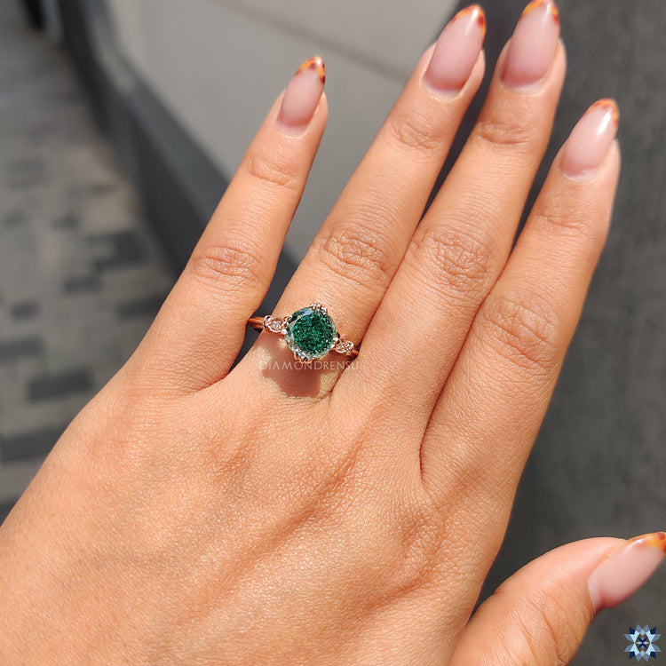 Handmade engagement ring with Portuguese cut and elegant look.