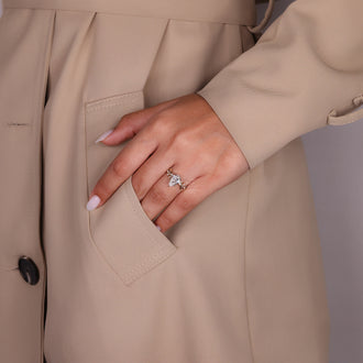 Filigree engagement ring crafted with intricate vintage patterns.
