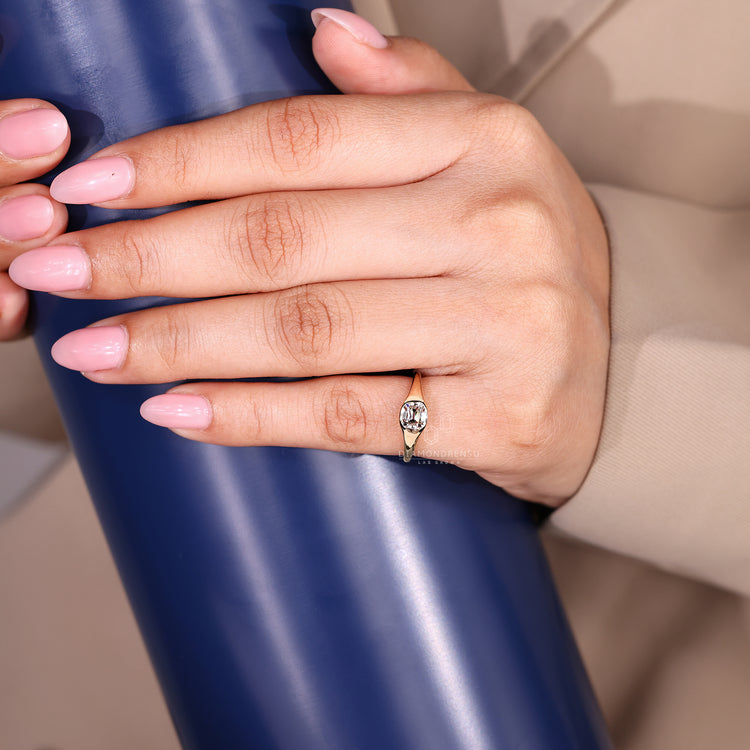 IGI certified old mine cushion diamond in solitaire tapered shank band.
