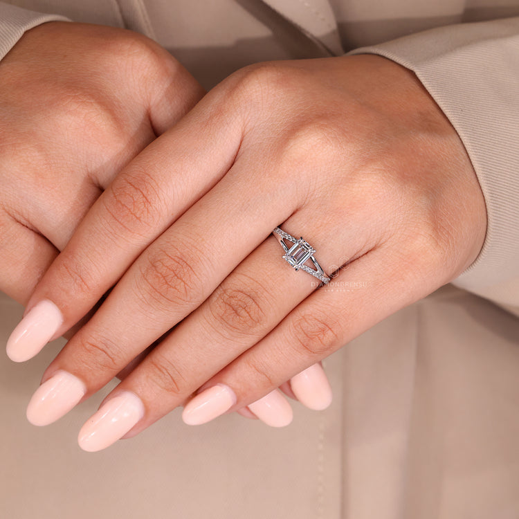 Buy lab grown ring in emerald shape design.
