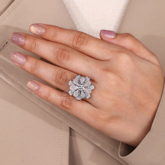 IGI certified handmade ring featuring cluster diamonds in white gold.
