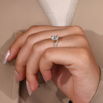 Buy Engagement Ring with nature inspired design and IGI certified diamond.
