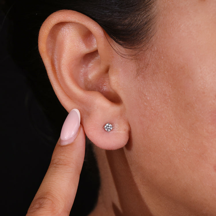 Stunning white gold stud earrings for effortless elegance.
