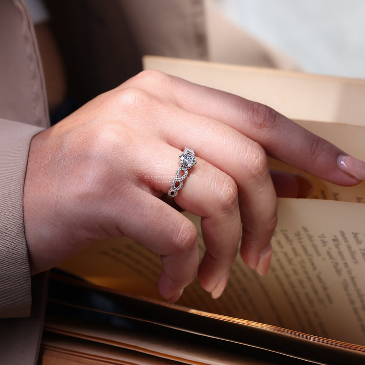 Customized ring design with a twisted diamond band.
