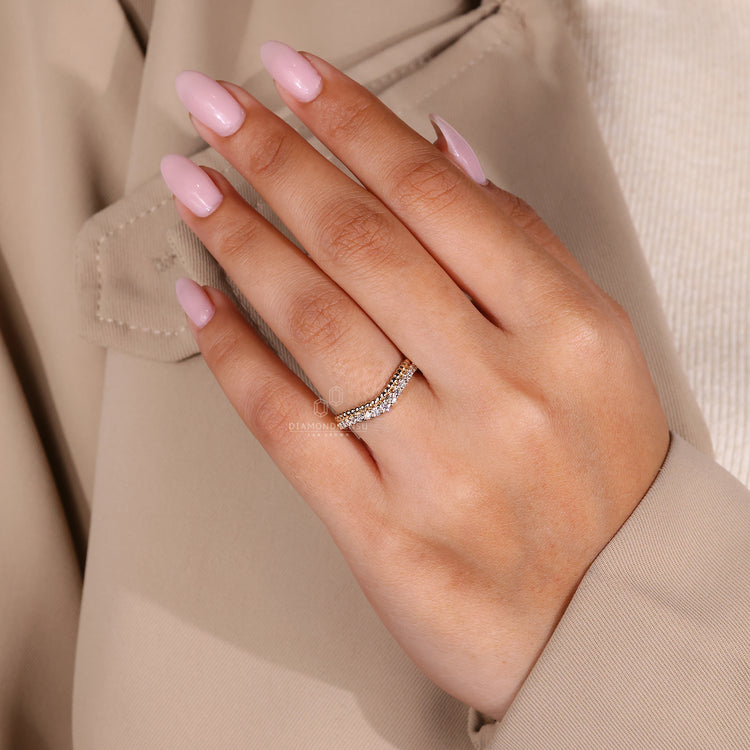 Milgrain Wedding Band in Yellow Gold with Curved Design