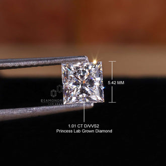 1 carat loose diamond princess cut from Diamondrensu.
