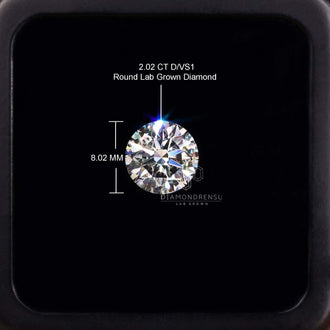 Round cut crafted in lab grown diamond format for solitaire designs.