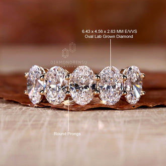 customized engagement ring