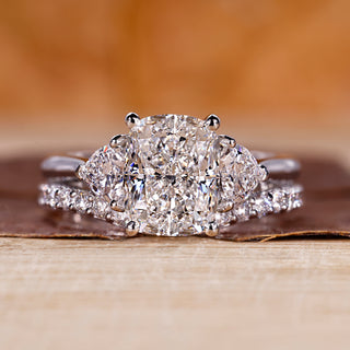 Cushion cut bridal set with lab grown diamond, designed for a modern and meaningful proposal.
