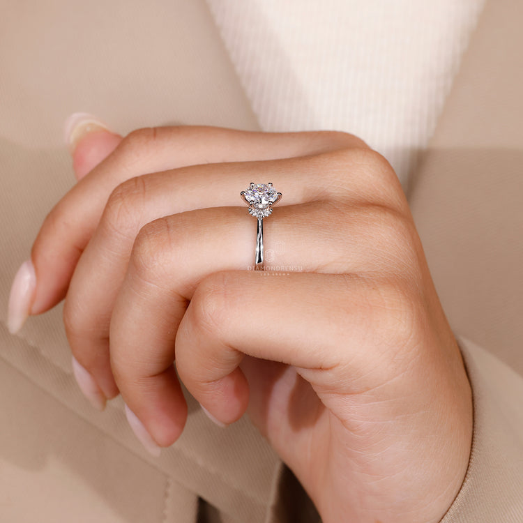 Tapered shank ring made to highlight the diamond’s shape, ideal for those who prefer simple engagement ring styles.
