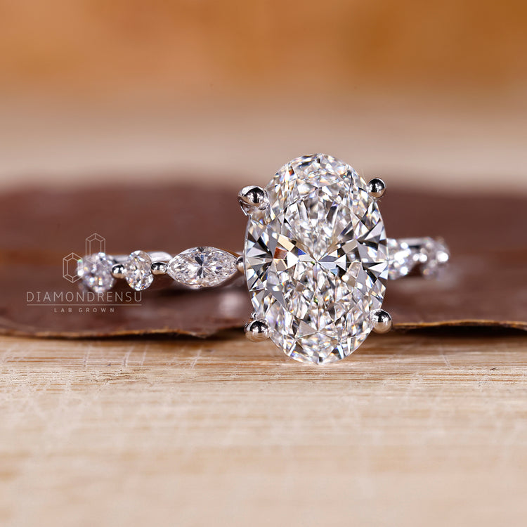 Four prong engagement ring with a classic round cut diamond.
