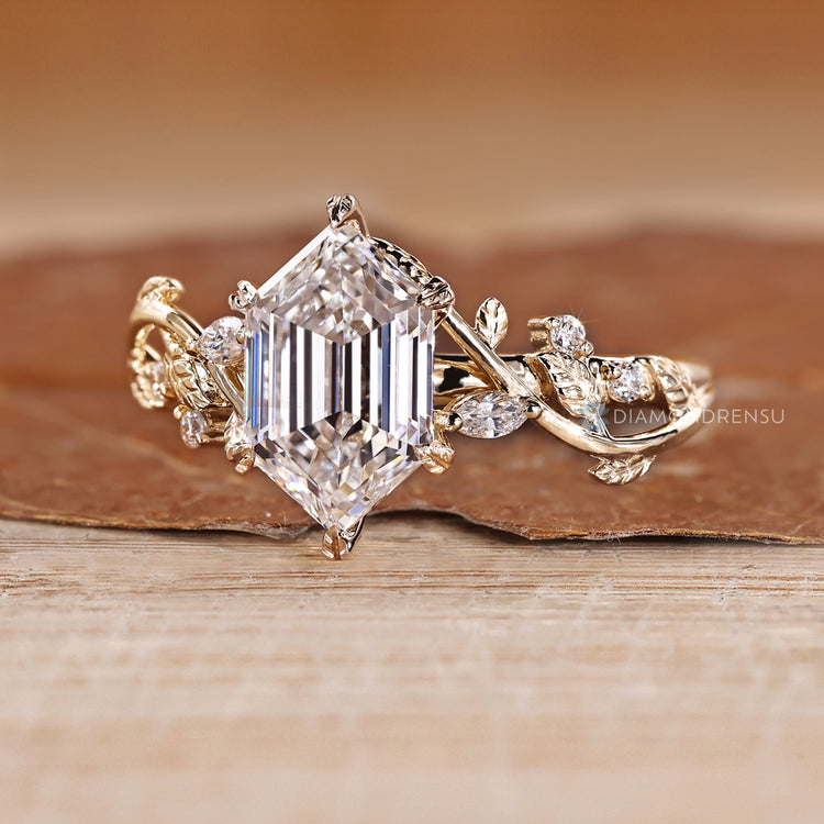 Diamondrensu hexagon ring with lab grown diamond center stone.