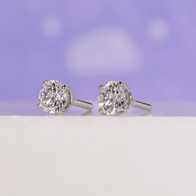 Durable 4 prong setting for secure and elegant diamond earrings.
