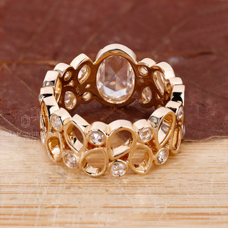 Handmade jewelry piece bringing artistry and uniqueness.
