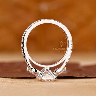 IGI certified Custom Engagement Ring featuring princess cut diamond ring in secure prong design.
