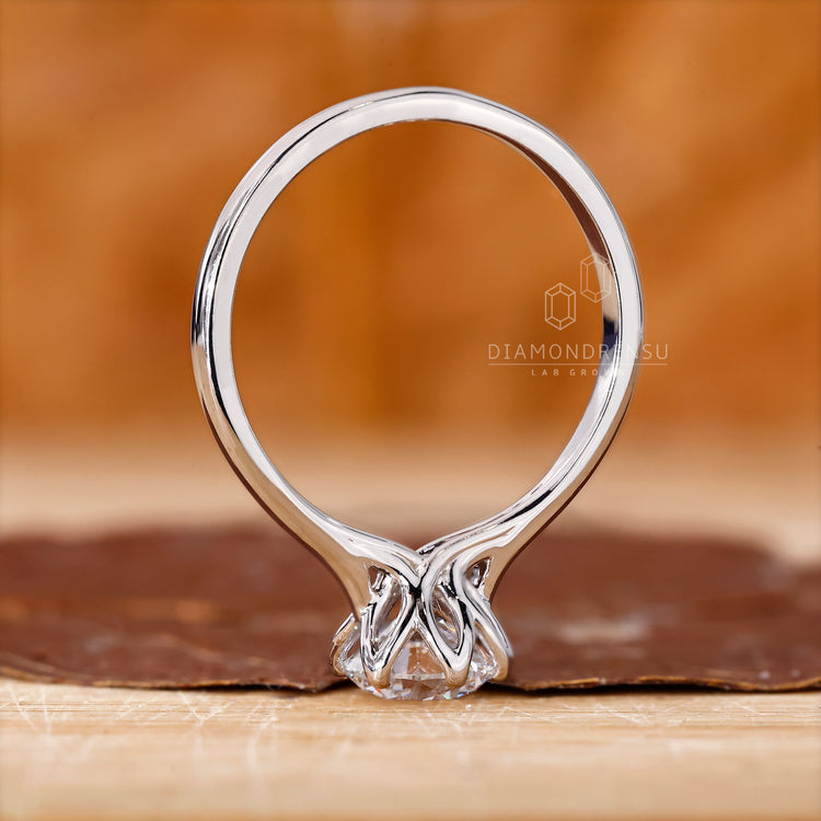 This tulip basket setting ring holds the stone securely.
