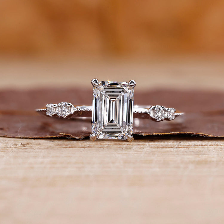 White gold emerald ring designed with care.
