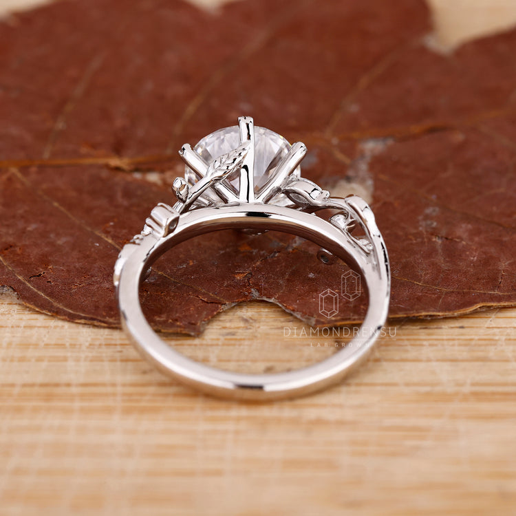 Buy engagement ring designed to suit your unique taste.
