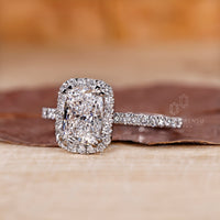 Elegant white gold diamond ring with a classic design.
