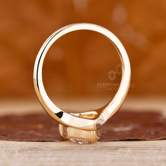 Custom Engagement Ring handmade by skilled jewellers.
