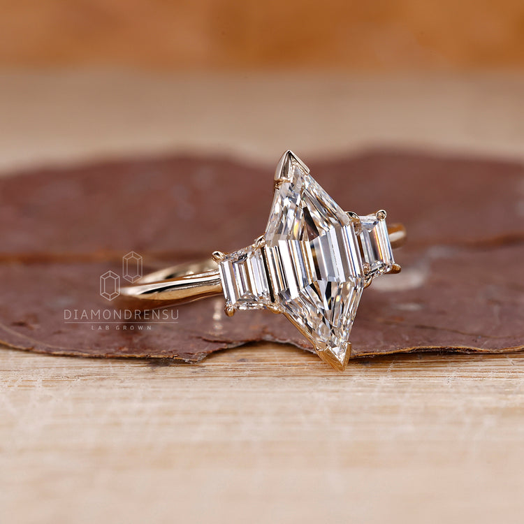 V shaped ring designed to add a contemporary flair.
