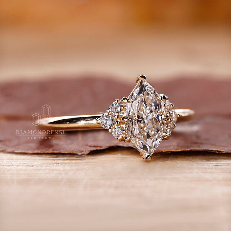 Diamondrensu engagement ring in a handcrafted solitaire design.
