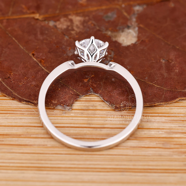 Lab Grown Diamond round diamond solitaire engagement ring in custom design.
