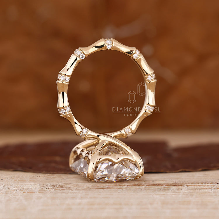 Nature inspired radiant cut diamond ring by Diamondrensu.
