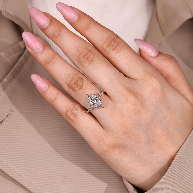 Round cut pave accent on Dutch Marquise Engagement Ring.
