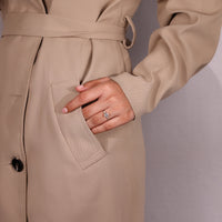 IGI certified oval ring with secure six claw prongs.