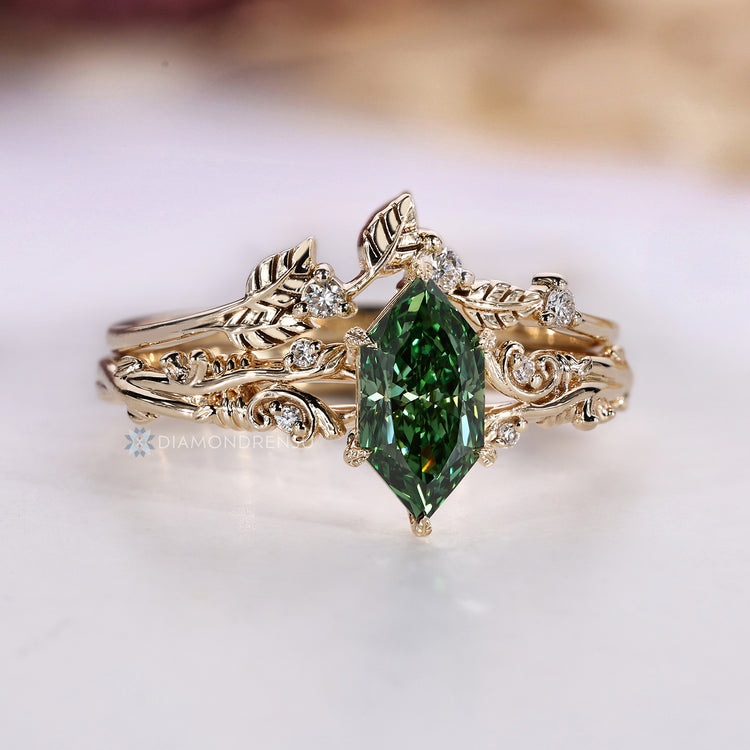Dutch marquise bridal set with a twisted shank.