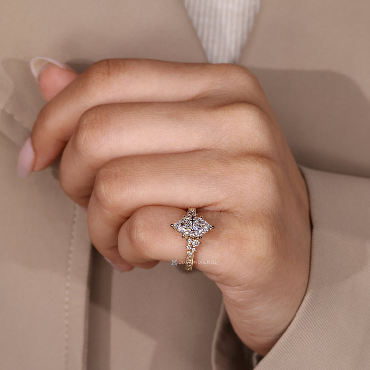 Vintage Art Deco engagement ring with Dutch marquise diamond design.
