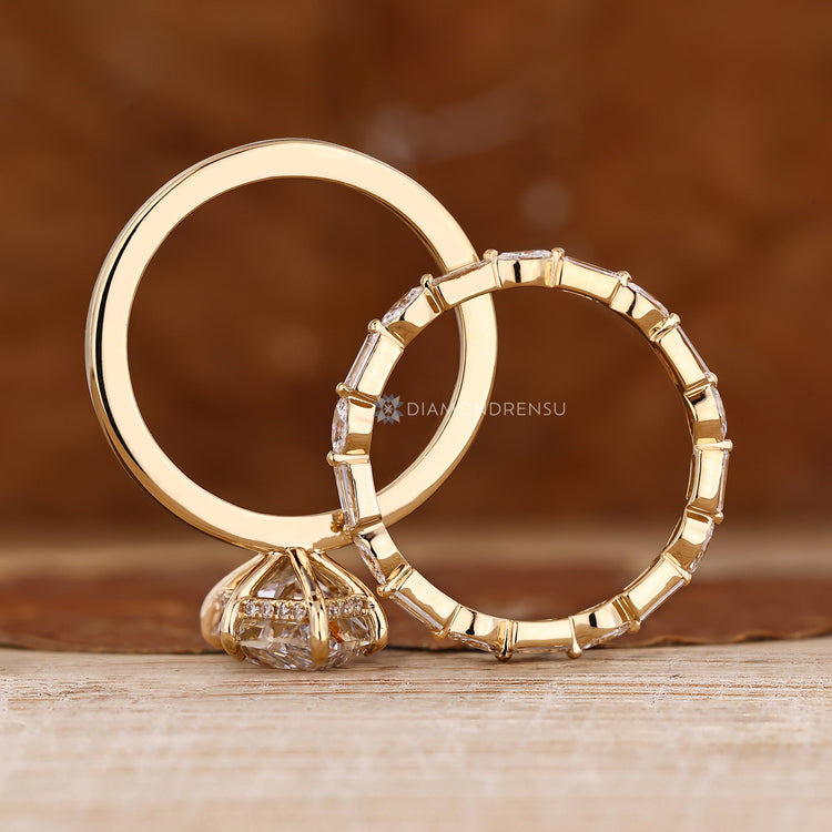 Handmade Dutch marquise wedding ring by Diamondrensu.