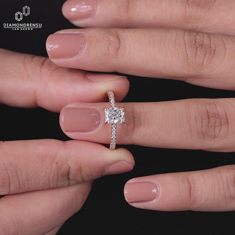 Lab grown diamond engagement ring
