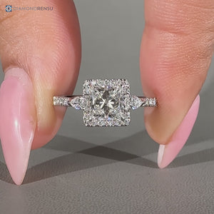 Handmade ring with an IGI certified lab grown diamond.
