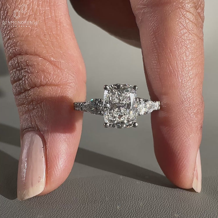 3 Stone Ring with a timeless design and elegant diamonds.