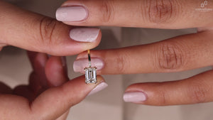 Lab grown diamond engagement ring