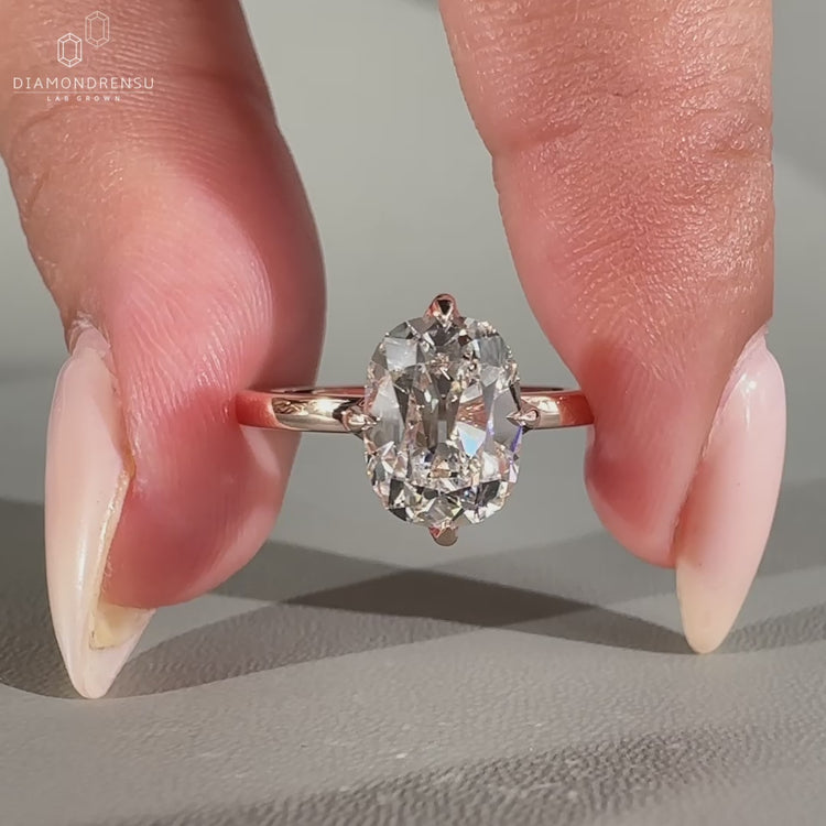 Lab grown diamond engagement ring
