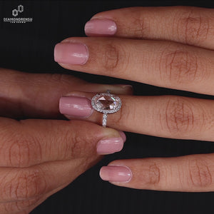 White Gold Ring with a sophisticated and modern look.