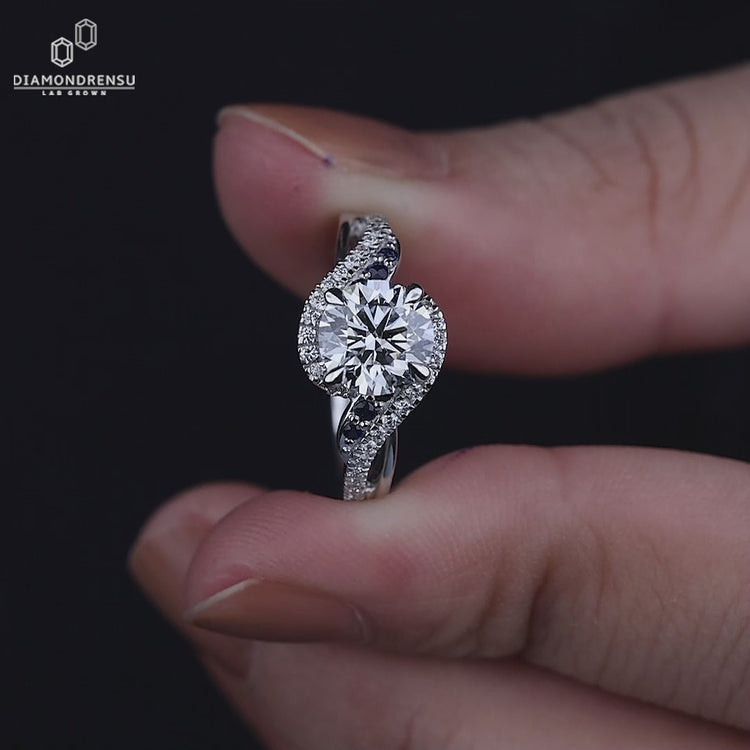 Lab grown diamond engagement ring