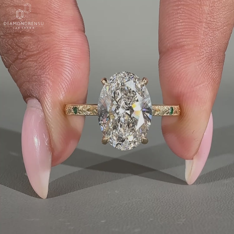 Elegant oval cut diamond ring in a timeless design.
