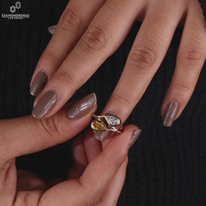 Lab grown diamond engagement ring