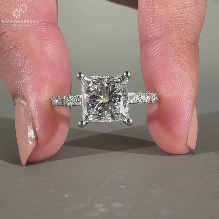 Lab grown diamond engagement ring