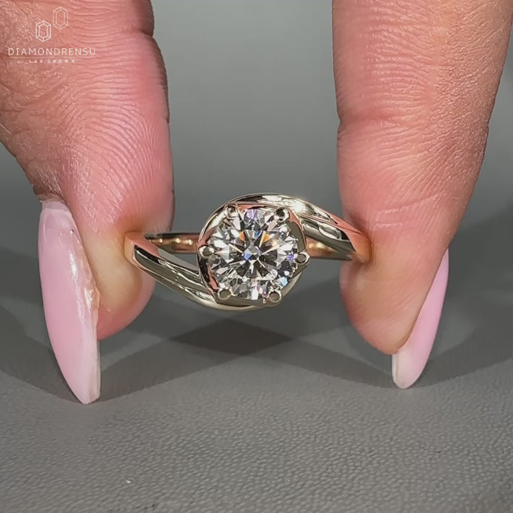 Bypass ring setting with IGI certified Lab Grown Diamond.
