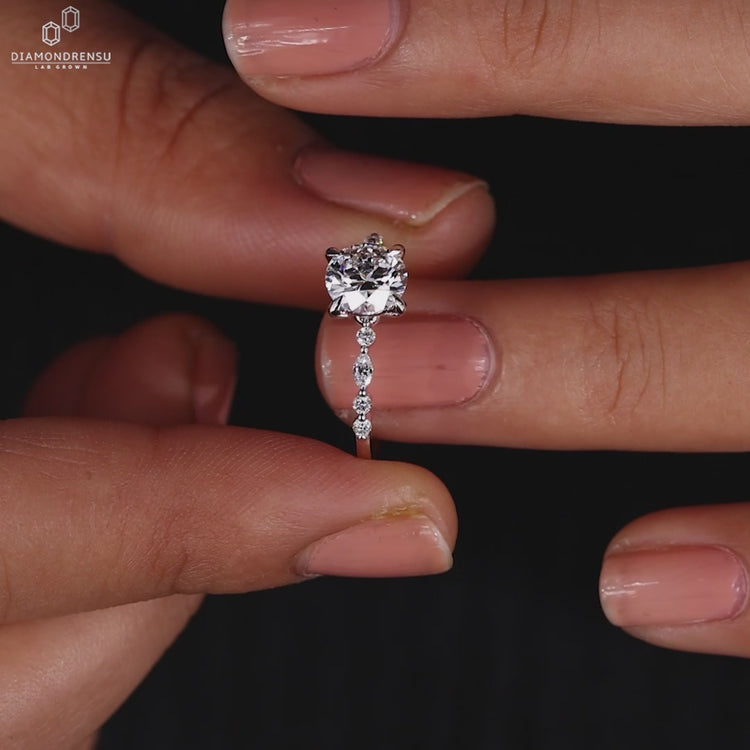 Elegant Round Cut Engagement Ring with sparkling brilliance.
